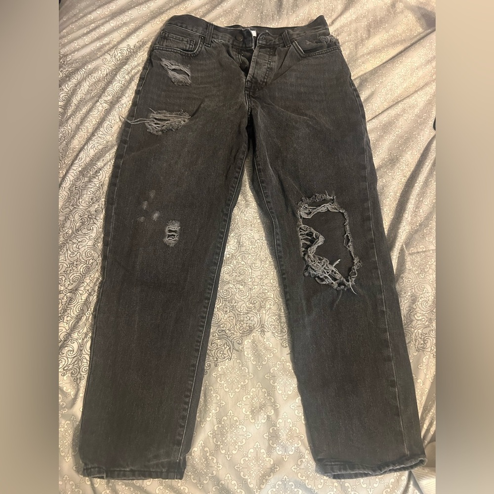 Black ripped mom jeans